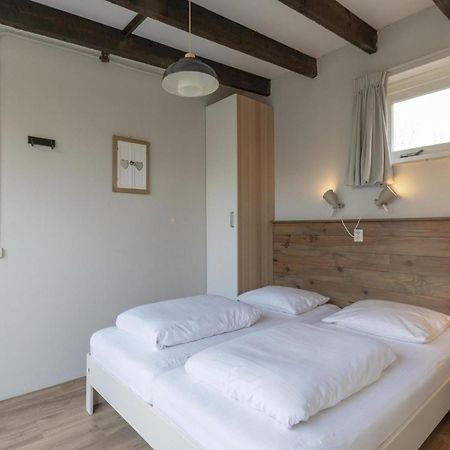 Contemporary Bungalow With Garden Sint Maartensvlotbrug Екстериор снимка