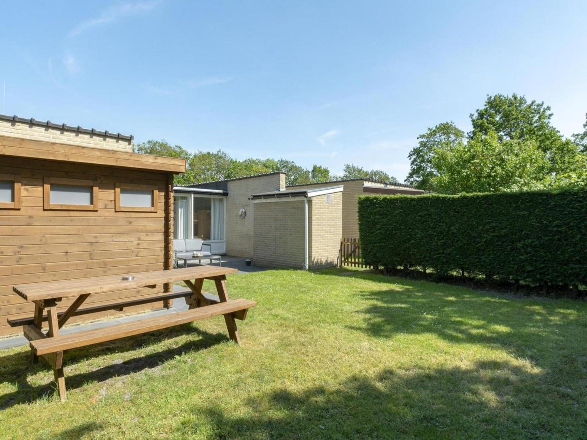 Contemporary Bungalow With Garden Sint Maartensvlotbrug Екстериор снимка