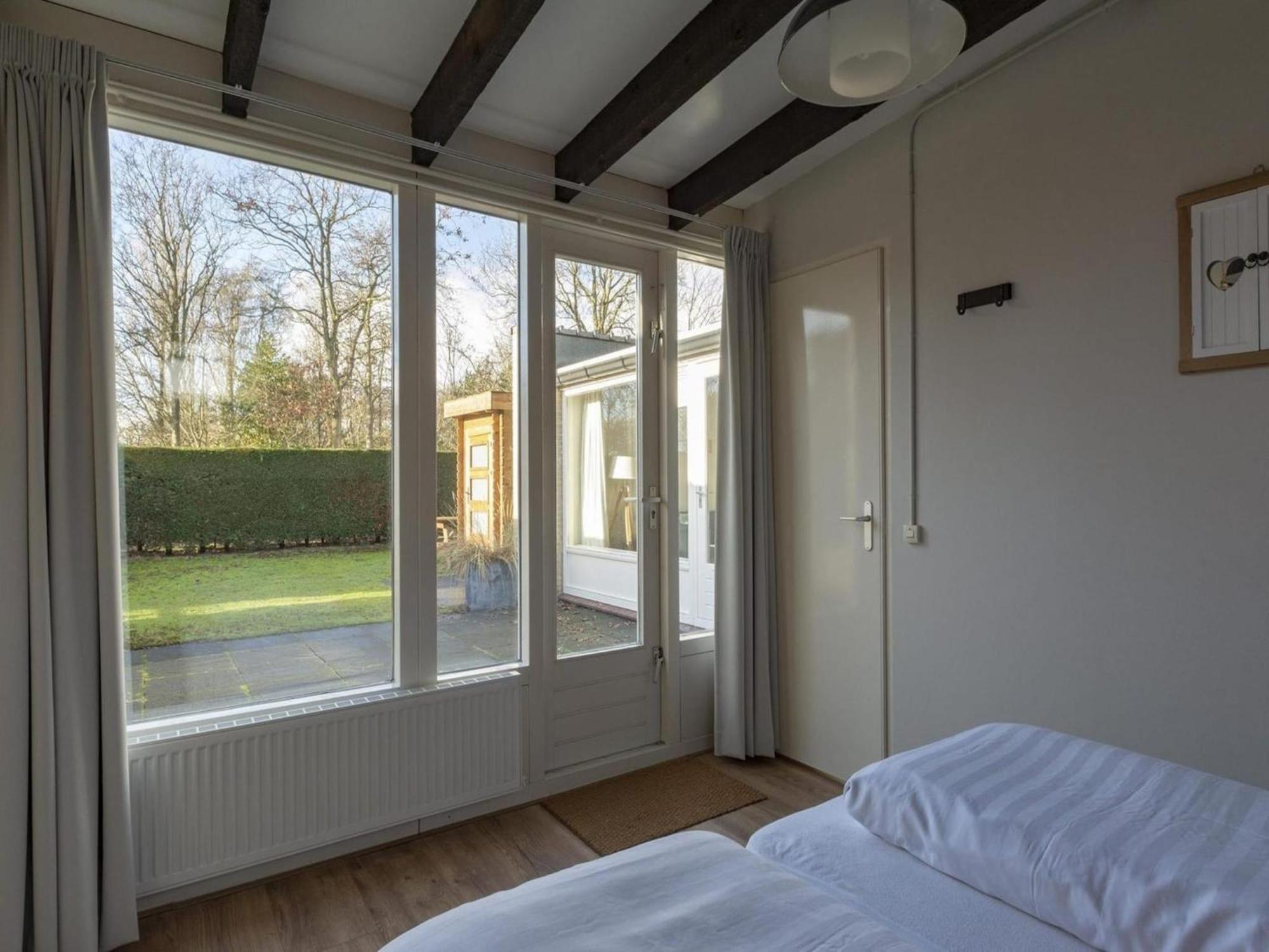 Contemporary Bungalow With Garden Sint Maartensvlotbrug Екстериор снимка