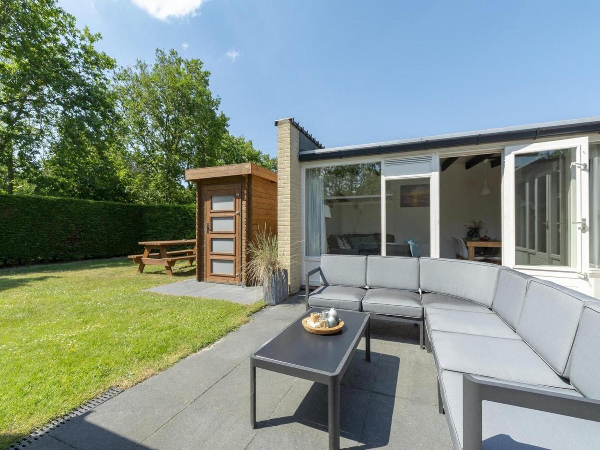 Contemporary Bungalow With Garden Sint Maartensvlotbrug Екстериор снимка
