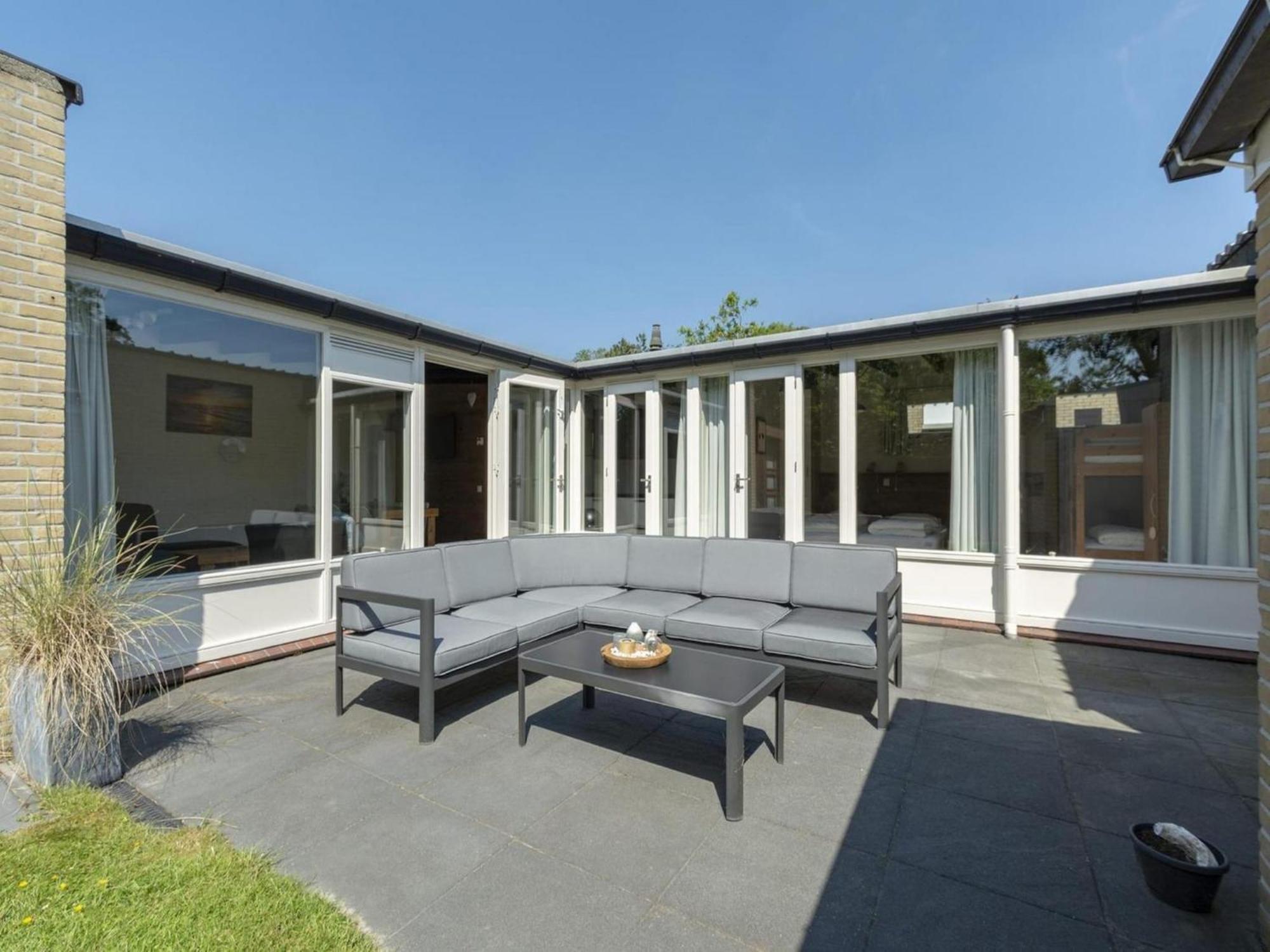 Contemporary Bungalow With Garden Sint Maartensvlotbrug Екстериор снимка
